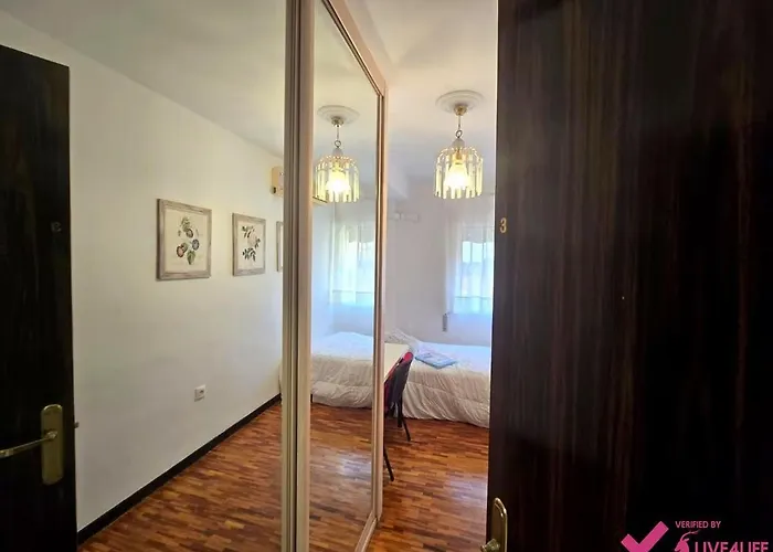 Cozy Mm Sea View Apartman *